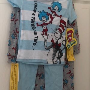 Dr Seuss 4 piece toddler sleep set. NWT  Size 2T
